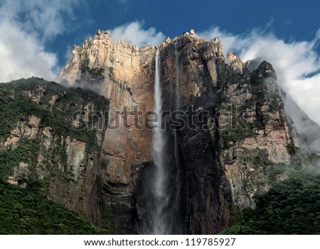 The panorama of the Angel Falls ( Salto Angel ) is worlds highest waterfalls (978 m), Venezuela