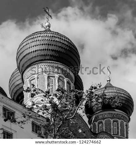 The domes of ancient churches in the Izmailovo island -  Moscow, Russia (black and white)