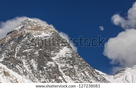 The moon rises over the Mt. Everest (8848 m) on the South Col (view from Kala Patthar) - Nepal, Himalayas