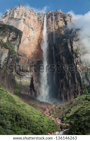 Angel Falls ( Salto Angel ) is worlds highest waterfalls (978 m) - Venezuela, Latin America