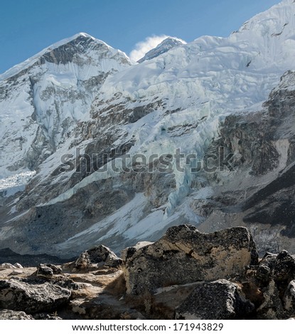 Mt. Everest (8848 m) and tibetian peaks (view from Khumbu glacier) - Nepal, Himalayas