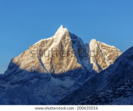 Morning view to the peak Tabuche (6495 m) from Chhukhung Ri - Everest region, Nepal, Himalayas