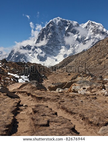 The trails in the area of the Mt. Everest - Nepal