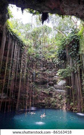 Ik-Kil cenote near Chichen