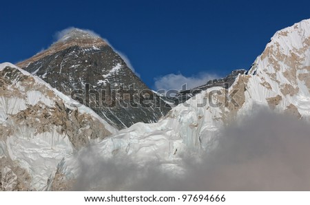 The view to the top of Mt. Everest with Kala Patthar - Nepal