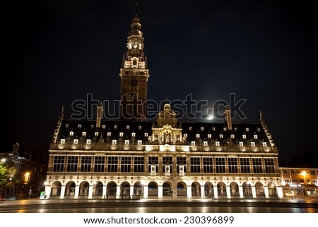 Building of a student\'s library in Leuven by night