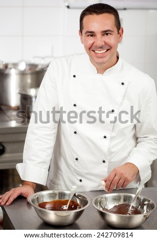 Male chef preparing sweets.