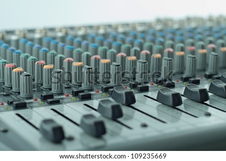Control audio mixer
