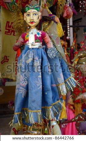 Puppets and marionettes of Rajput princes in Udaipur marketplace, Rajasthan, India, Asia