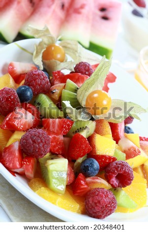 Delicious fruit salad with fresh fruits and low calorie
