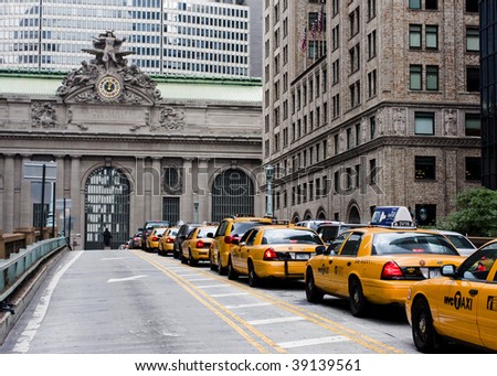 Taxi traffic on the way to Grand Central Terminal