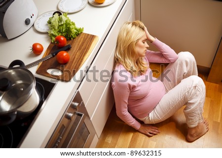 depressed pregnant woman