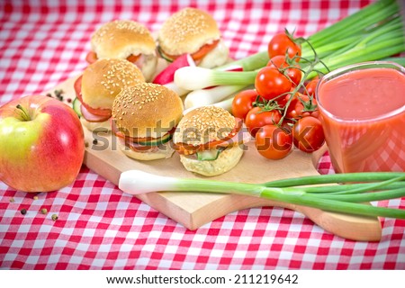 Perfect meal - Small sandwiches, apple and strawberry juice