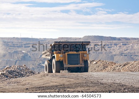 The supersize car in open pit mine