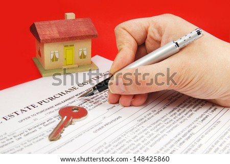 Signing document for new home / Real Estate Contract