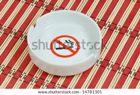 No smoke sign on ashtray