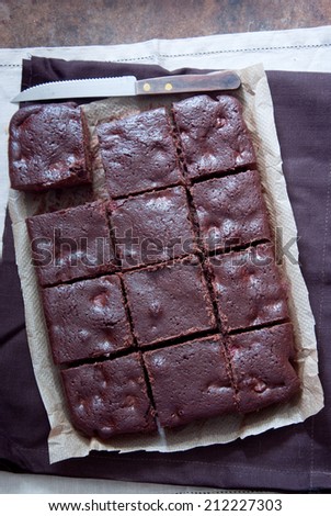 Chocolate brownies with raspberries