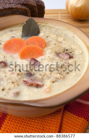 closeup of a pea soup and bread