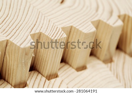 Connect wooden laminated veneer lumber when building a house