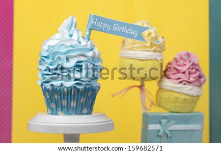 Happy Birthday cupcake and cupcake cake pops
