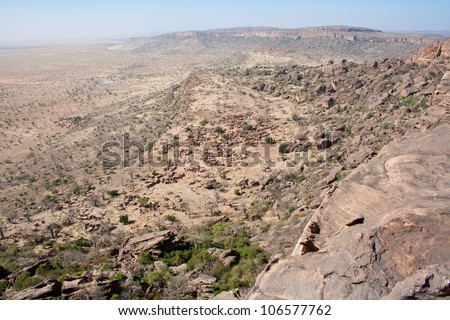 The Bandiagara Escarpment in the Dogon country, Mali, Africa.