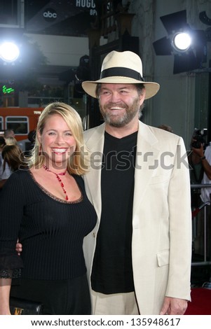 LOS ANGELES - SEPTEMBER 08: Ami Dolenz and her father, Mickey Dolenz at Just Like Heaven Premiere in Grauman\'s Chinese Theater September 08, 2005 in Los Angeles, CA.