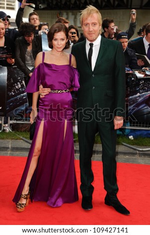 Anna Friel and Rhys Ifans arriving for the premiere of \
