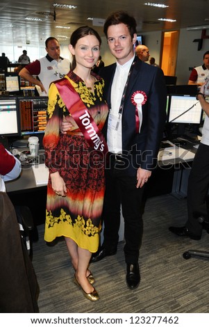 Sophie Ellis Bextor and husband, Richard Jones on the trading floor of BGC as part of the BGC Charity Day 2012, Canary Wharf, London. 11/09/2012 Picture by: Steve Vas