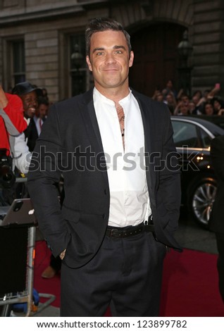 Robbie Williams arriving for the 2012 GQ Men Of The Year Awards, Royal Opera House, London. 05/09/2012 Picture by: Henry Harris
