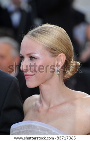 Naomi Watts at premiere for her movie \
