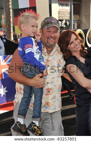 Larry the Cable Guy at the premiere of 