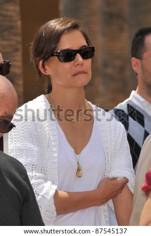 Katie Holmes on Hollywood Boulevard for star ceremony honoring actress Cameron Diaz the Hollywood Walk of Fame. June 22, 2009  Los Angeles, CA Picture: Paul Smith / Featureflash