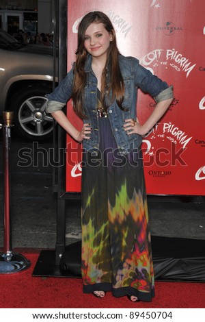Abigail Breslin at the world premiere of \