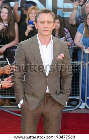 Daniel Craig arrives for the premiere of \