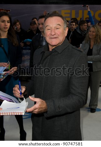 Robin Williams arriving for the UK Premier of Happy Feet Two at the Empire Cinema in Leicester Square London. 20/11/2011 Picture by: Simon Burchell / Featureflash