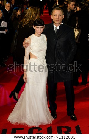Rooney Mara and Daniel Craig arriving for the premiere of \