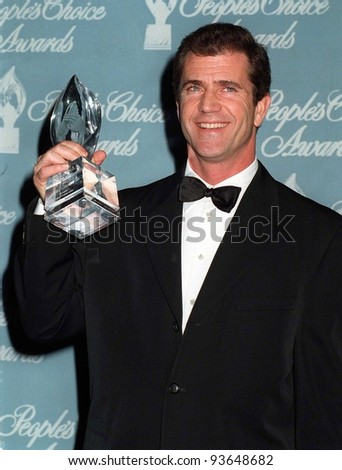 12JAN97:  Actor MEL GIBSON at the Peoples Choice Awards. He won the award  for Favourite  Movie Actor.   Pix: PAUL SMITH