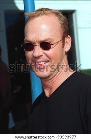 05DEC98:  Actor MICHAEL KEATON at the premiere in Los Angeles of his new movie \