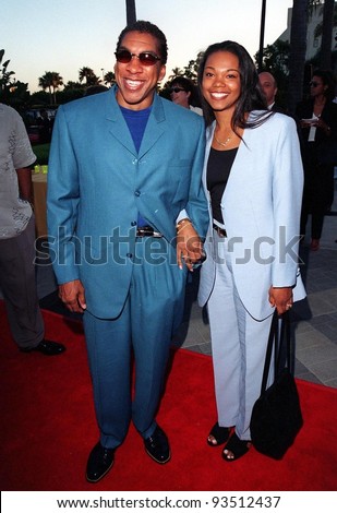 30JUL98:  Actor STAN SHAW & wife ZOE at the Hollywood  premiere of his new movie, \