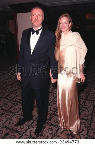 06MAR99: Director JAMES CAMERON & actress girlfriend SUZY AMIS at the Directors Guild of America Awards in Beverly Hills.              Paul Smith / Featureflash