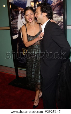 Actress JILL HENNESSEY & husband at the Los Angeles premiere of The Lord of the Rings: The Two Towers. 15DEC2002.    Paul Smith/Featureflash