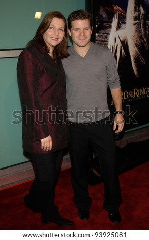 Actor SEAN ASTIN & wife at the Los Angeles premiere of his new movie The Lord of the Rings: The Two Towers. 15DEC2002.    Paul Smith/Featureflash