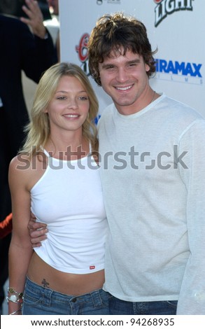 Actor EDDIE McCLINTOCK & actress girlfriend AMANDA DETMER at the Los Angeles premiere of his new movie Full Frontal. 23JUL2002  Paul Smith / Featureflash