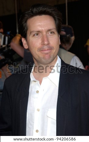 Actor RAMON ESTEVEZ at the premiere of The Good Girl, the closing night movie of the 2002 IFP/West-Los Angeles Film Festival. 29JUN2002.   Paul Smith / Featureflash