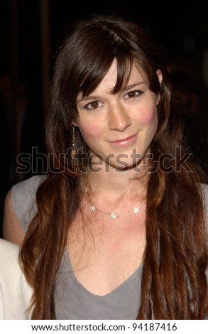 Actress HAYLEY KEENAN at the Los Angeles premiere of her new movie The Rules of Attraction. 03OCT2002.   Paul Smith / Featureflash
