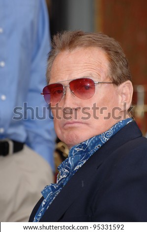 Lee Majors at hand & footprint ceremony at Grauman\'s Chinese Theatre for the stars of \