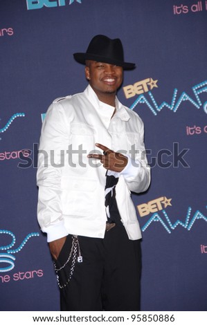 Singer NE-YO at the 2006 BET Awards in Los Angeles.. June 27, 2006  Los Angeles, CA  2006 Paul Smith / Featureflash