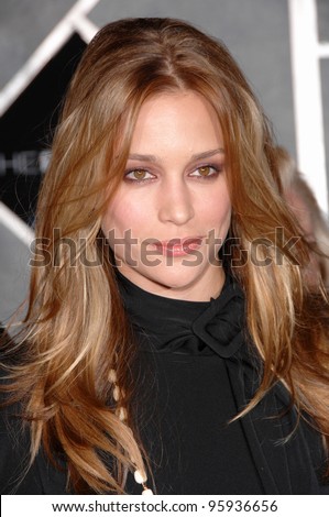 PIPER PERABO at the world premiere, in Hollywood, of her new movie \
