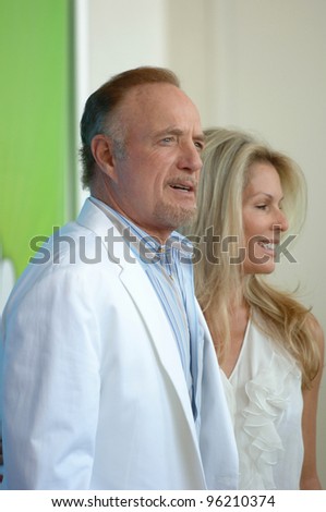 Actor JAMES CAAN & wife LINDA at cocktail party in Beverly Hills for the new season of the NBC TV series Las Vegas in which he stars. July 24, 2005  Los Angeles, CA  2005 Paul Smith / Featureflash