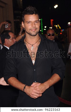 Singer RICKY MARTIN at the 2005 World Music Awards at the Kodak Theatre, Hollywood, CA. August 31, 2005  Los Angeles, CA.  2005 Paul Smith / Featureflash